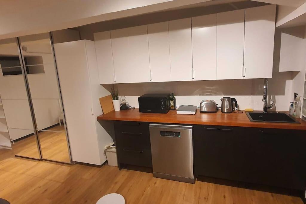 Dana-Entire Apartment Very Quiet And Central 2 Tallinn Bagian luar foto