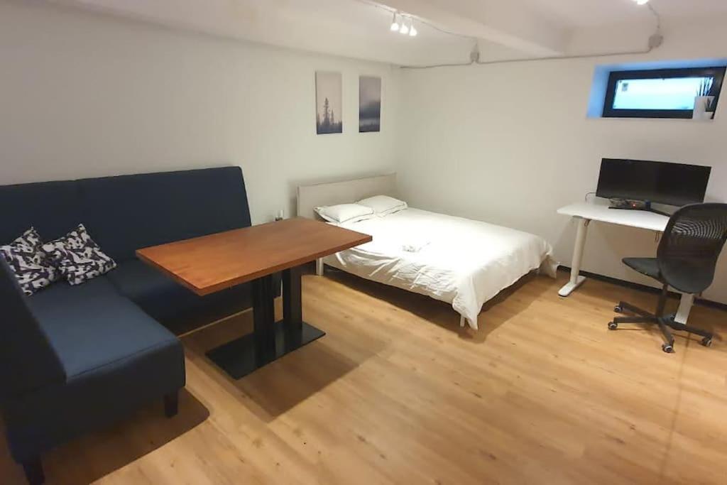 Dana-Entire Apartment Very Quiet And Central 2 Tallinn Bagian luar foto